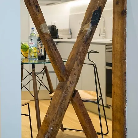 Designer In One Of Lisbon's Trendiest Quarters Apartment
