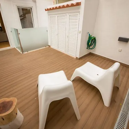 Designer In One Of Lisbon's Trendiest Quarters Apartment *