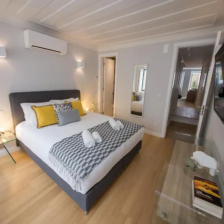 Designer In One Of Lisbon's Trendiest Quarters Apartamento Lisboa
