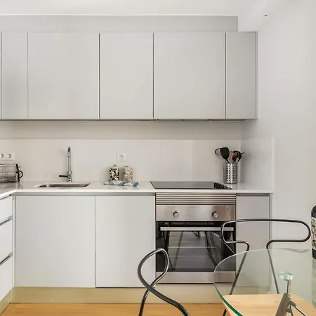 Appartement Designer In One Of Lisbon's Trendiest Quarters *