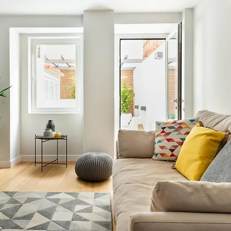 Principe Real Oasis With Private Patio By Nestatlisbon * Lisboa